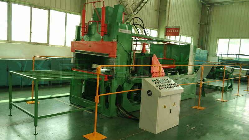 新型數(shù)控波紋片成型機(DBW-1300K)